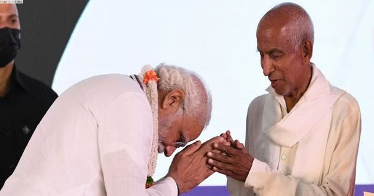 PM Modi condoles demise of Karnataka seer Siddheshwara Swamiji